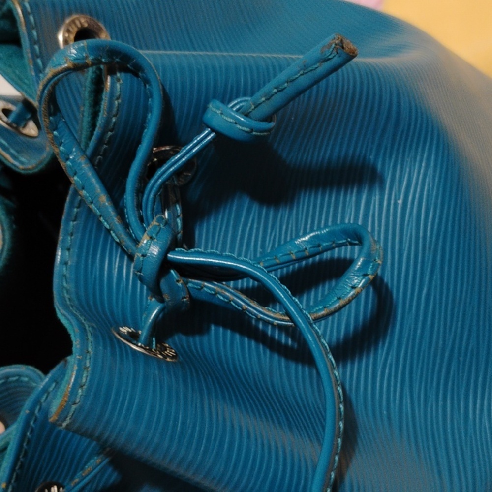 SALE! Auth Louis Vuitton Epi Now BB Cyan Leather Shoulder Bag W Dust Bag & Cards - Picture 4 of 16